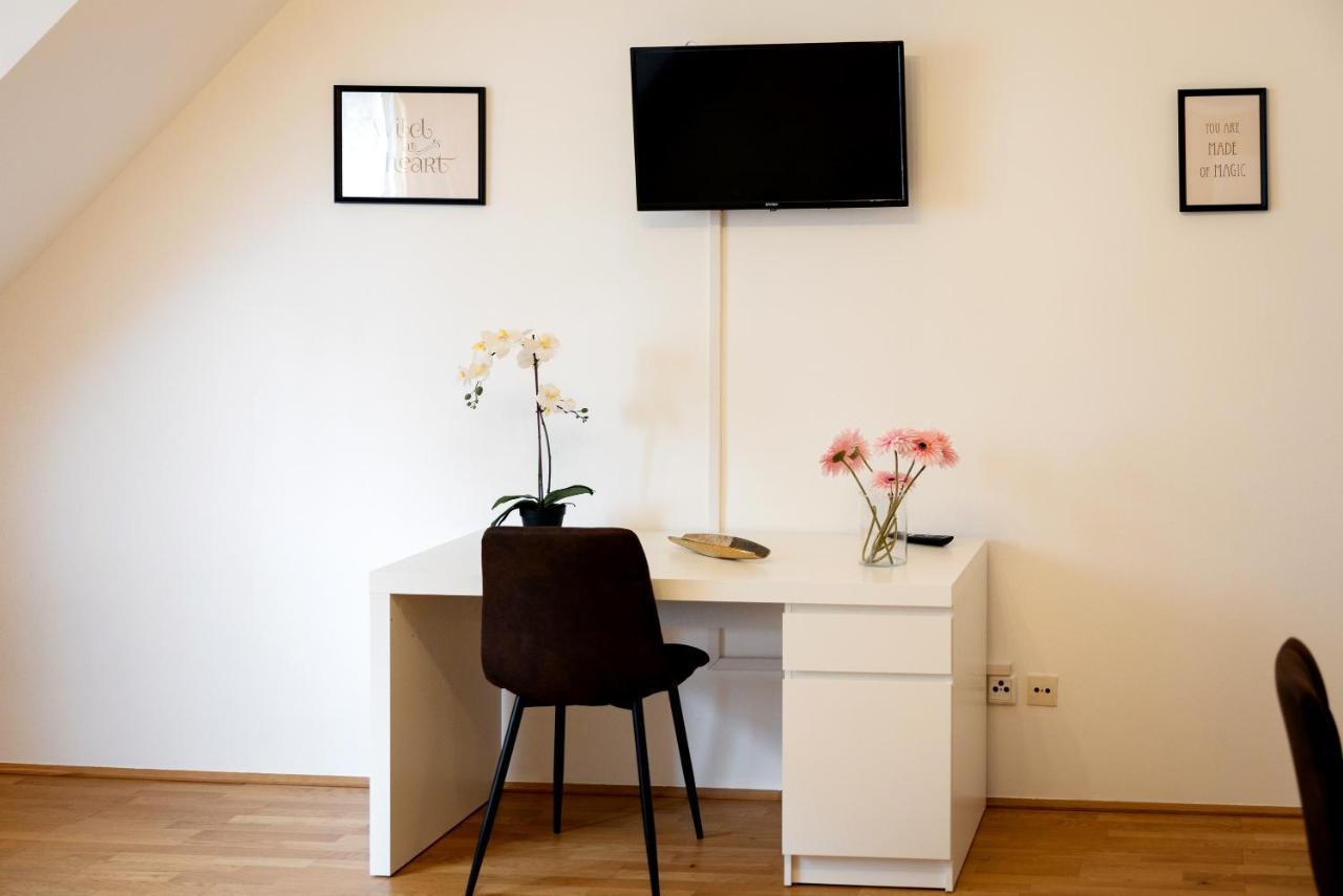 וינה Premium 80 M2 Rooftop Apartment - 5 Min To Center מראה חיצוני תמונה
